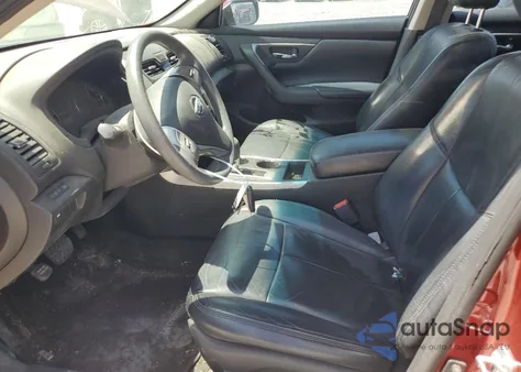 2015 Nissan Altima 2.5 z USA, uszkodzony, nr VIN 1N4AL3AP1FC155923